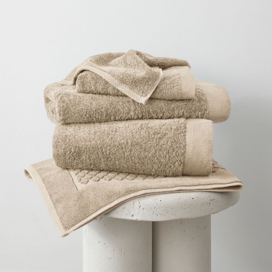 bamboo_towels_sand